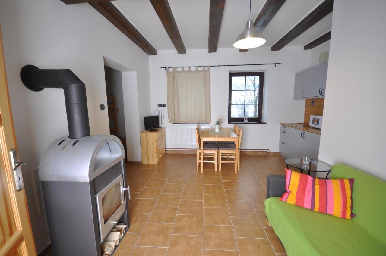 Apartmanove Ubytovani V Koutech Loučná nad Desnou Rom bilde
